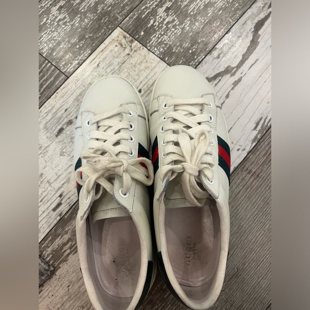 Gucci White Leather Sneakers with Green and Red Stripes - Picture 4 of 6
